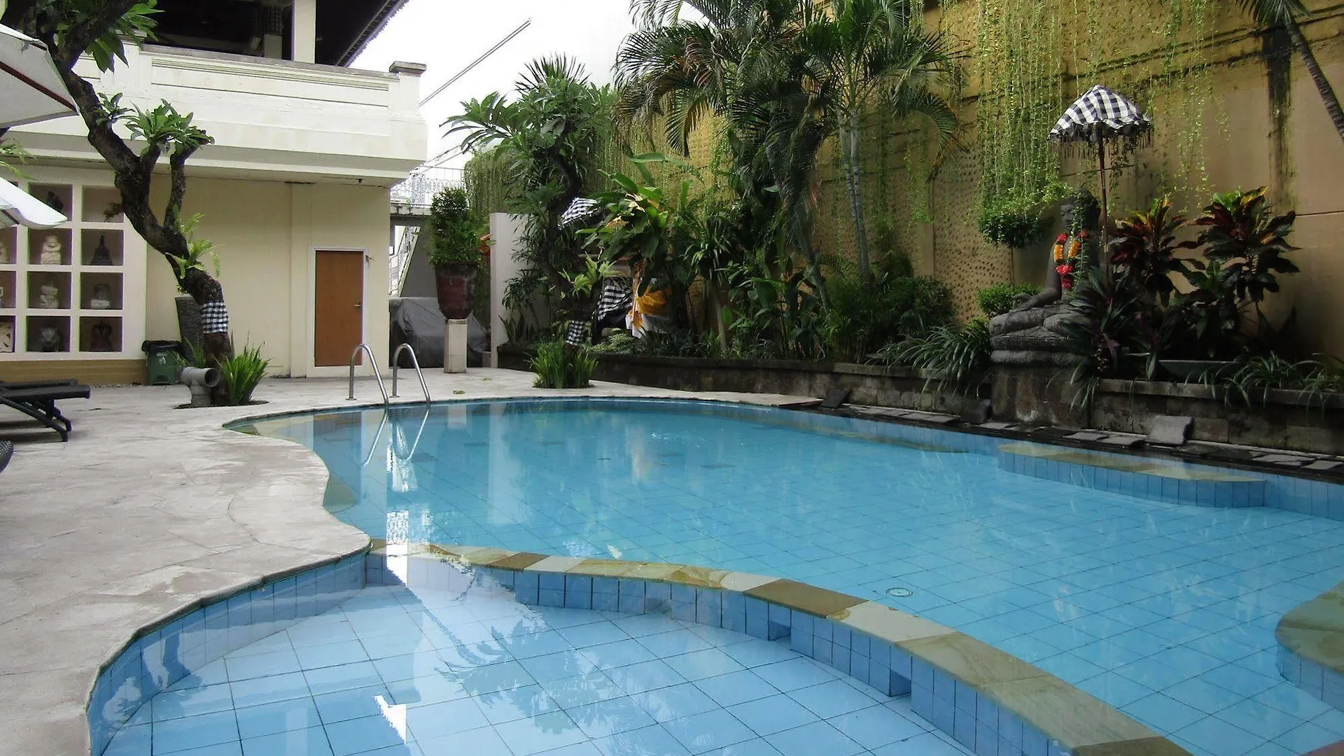 Capital O 93809 Wida Hotel Legian